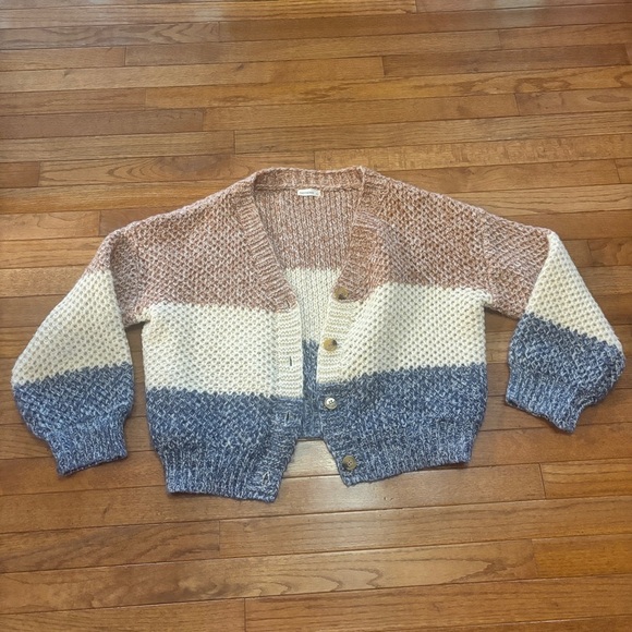 Andthewhy Tops - Women’s Andthewhy sweater size M/L